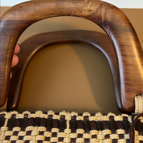 Vintage ‘The Sak’ Woven Handbag in Dark Brown and Tan with Wooden Handles - Picture 3 of 5